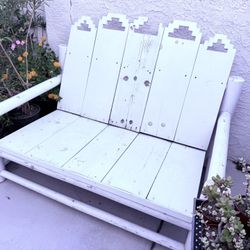 ❤️Distressed white wooden log-style or rustic slat porch bench with notched backrest❤️ 