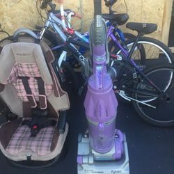 Dyson vacuum Bag Less