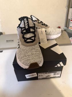 Adidas kaptir flow 2.0women  Size 6.5 New with Tags