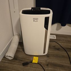 DeLonghi Portable Air Conditioner - Model PAC EL275HGRKC-1A WH - With Sliding Door Kit! 