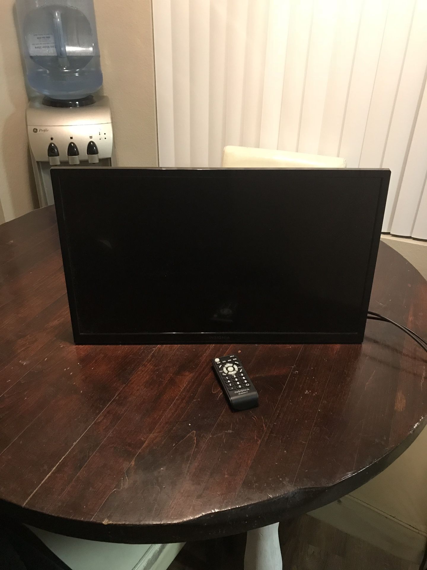 Insignia 24” LED 720p