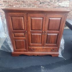 Beautiful Solid Oak Media Armoire!