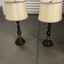 Matching Pair Of Large Table Lamps W/ Shades 