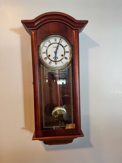 Waltham 31-day wall clock mahogany wooden case w/glass door displaying the pendul *Tested Works