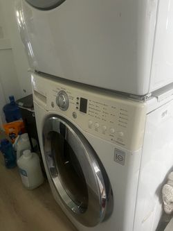 lG washer & Gas Kenmore dryer