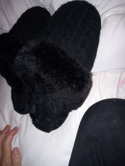 Women's Black Slippers Size 9