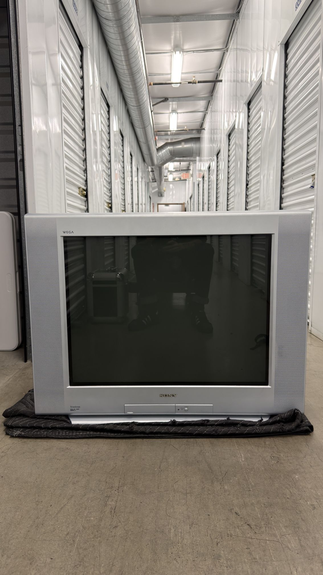 Beautiful 32” CRT Sony Trinitron Works Perfect VHS Gaming Vintage Tube WEGA