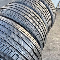 225/65R17 Marca Michelin Usadas En Muy Buenas Condiciónes De Vida
