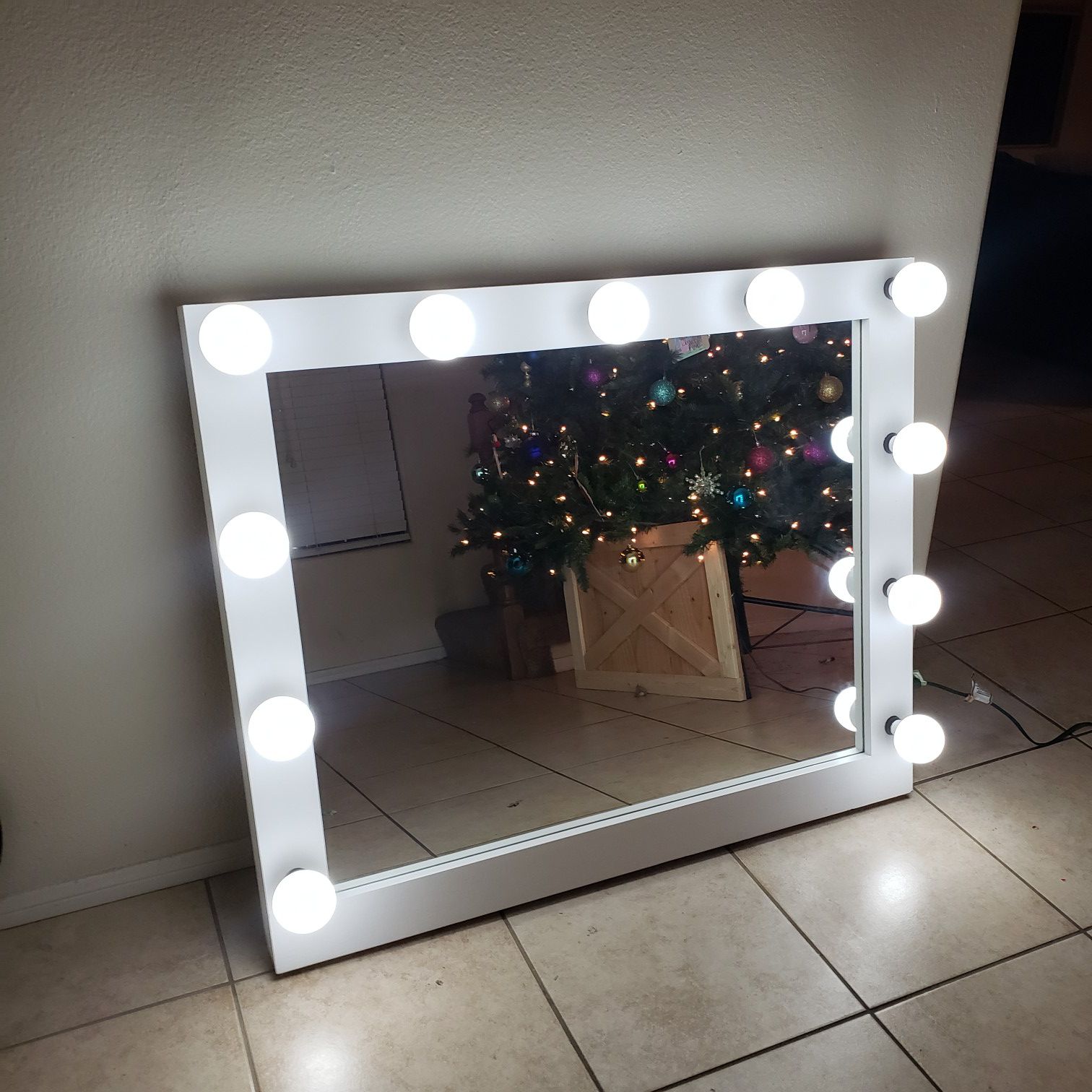 XL makeup vanity mirror with LED daylight bulbs