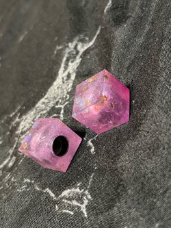 Decorative skull valve caps
