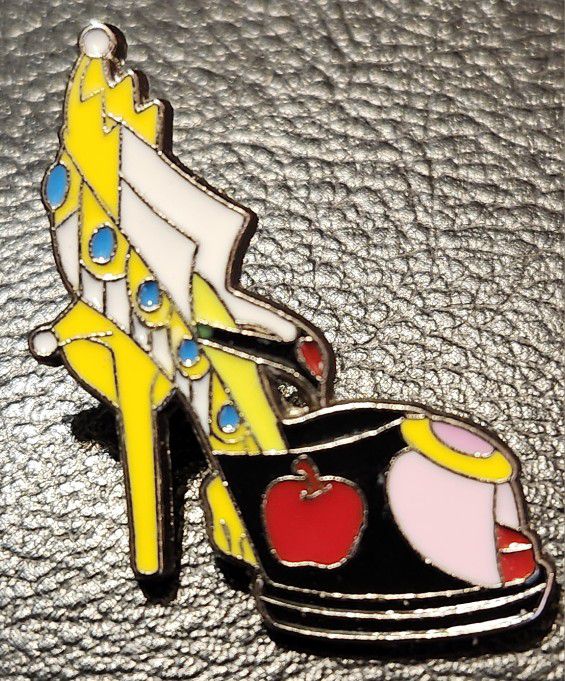 Snow White Evil Queen Villain High Heel Shoe Disney Trading Pin in Mint Condition Minus Missing Back, which can be replaced at most craft stores