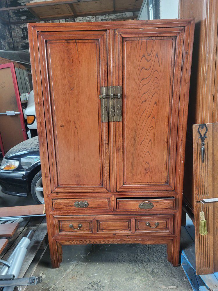 Antique Dresser Great Condition 