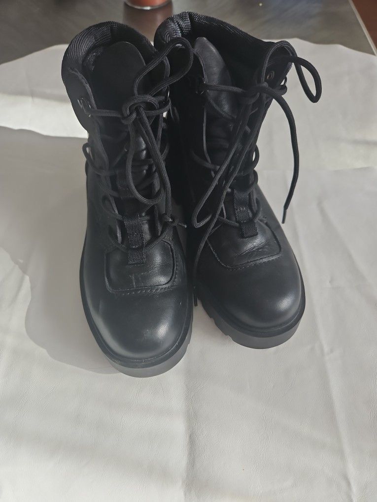 Ugg Tioga Hiker Size 8