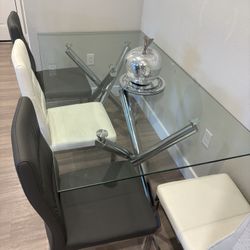 Like New Glass Dining Table with 4 chairs - MOVE OUT SALE 🔥