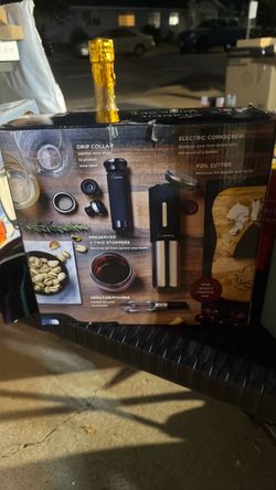 Rabbit Electric Corkscrew Wine Accessory Set