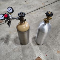 CO2 Tanks  Gauge Regulator 