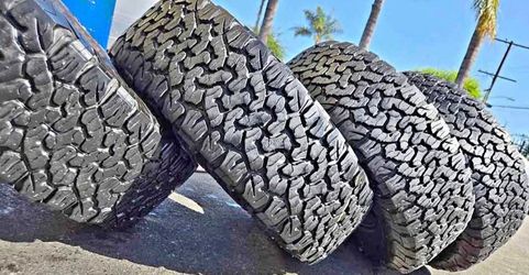285/70/17 Bfgoodrich Selling a set of 4 tires in excellent condition 🫡