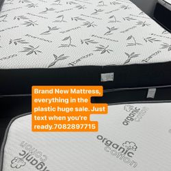 Huge sale for Mattress And Box Twin size mattress and box 150.$ full 190$ Queen 200$ king 290$. free delivery free set up 708….280….7715… cash or Zell