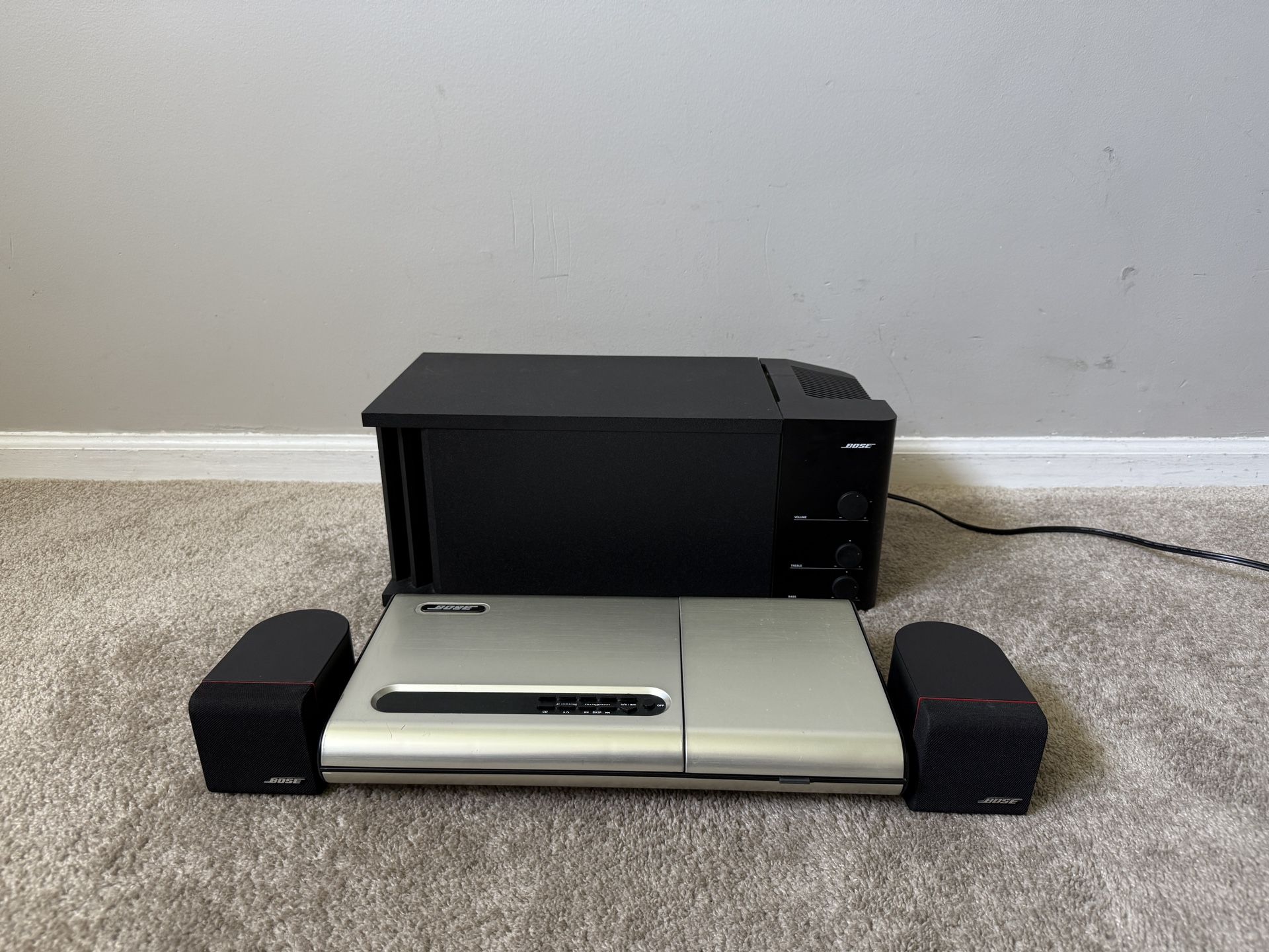 Bose Acoustimass 3 Subwoofer Lifestyle 5 Center Media Stereo Receiver with 2 Cube Speakers