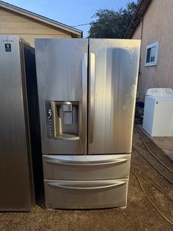 LG Silver Stainless Steel French Door Refrigerator For Sale $460 Or Best Offer