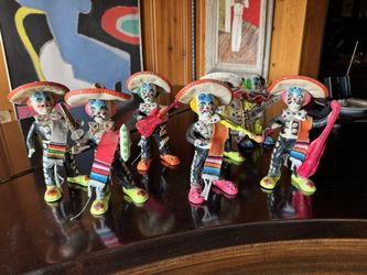 7 Vintage Mexican Folk Art Figurines
