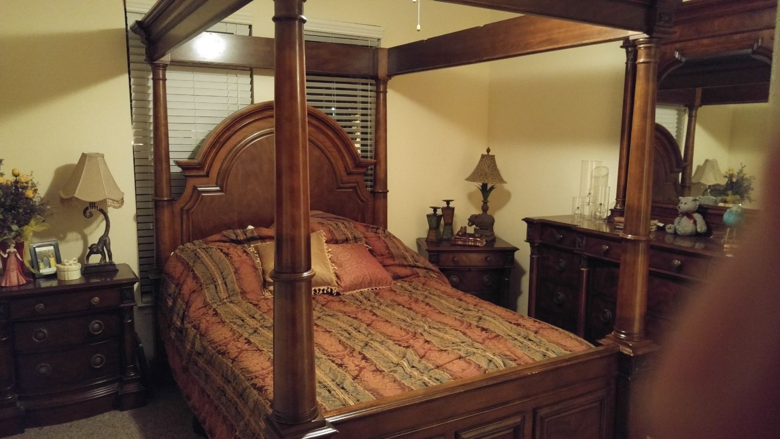 5 Piece Pulasky Beautiful Bedroom Furniture