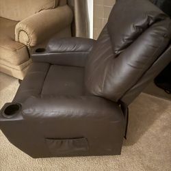 Electric power lift recliner for sale asking $100 dollar for each chair