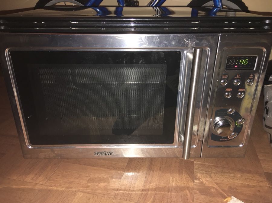 Sanyo EM-Z2100GS Microwave Oven with Built-In Grill, Black and Stainless Steel