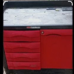 Rubbermaid TradeMaster Cart with Cabinet and 4 Drawers. Black.