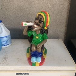 Figurines