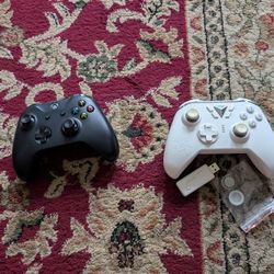 Xbox One Controllers (2 Pack) 