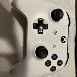 5 Xbox Controllers 