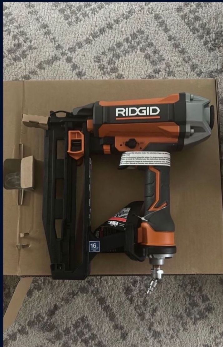 Pneumatic 16-Gauge 2-1/2 in. Straight Finish Nailer with CLEAN DRIVE Technology