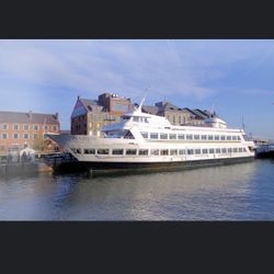 boston city harbour cruise