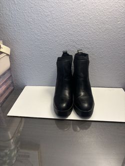 ($8) 7W Black Boots