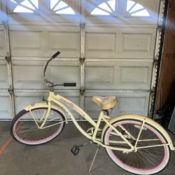 Women’s Pink Cruiser Bicycle 