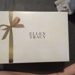 Ellen Tracy Perfume Set