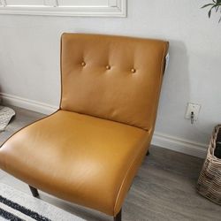 BRAND NEW accent Chair 