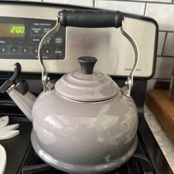 Le Creuset 1.6L 1.7 Qt Classic Whistling Kettle Grey Ombre EUC Enamel