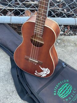 Tenor Ukulele with Gig Bag