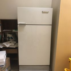 Vintage Cold spot (Sears) Refrigerator Freezer