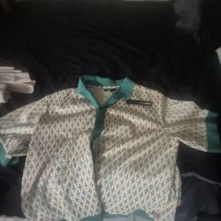 Short sleeve button up