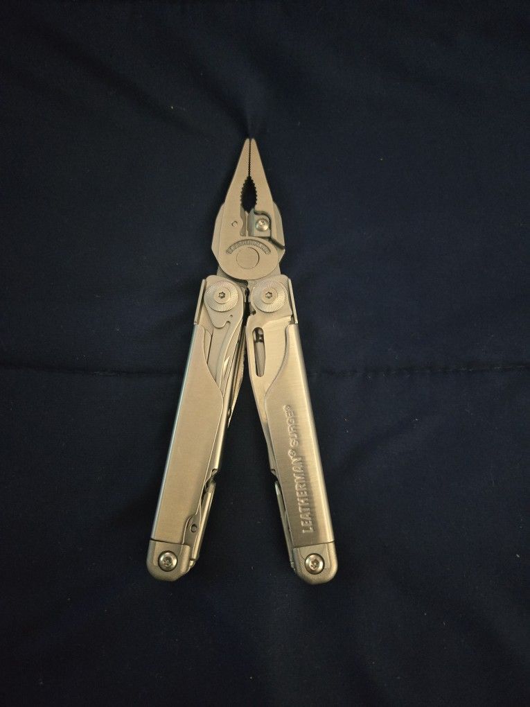 Leatherman Surge 21 Tools