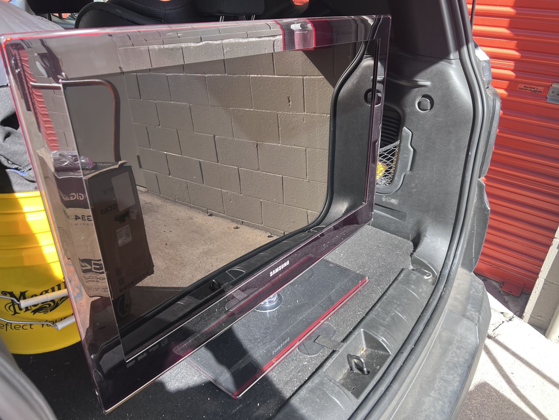 Samsung 32” LED Tv