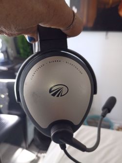 Pilot Zulu 3 Headset. Usually $700 +