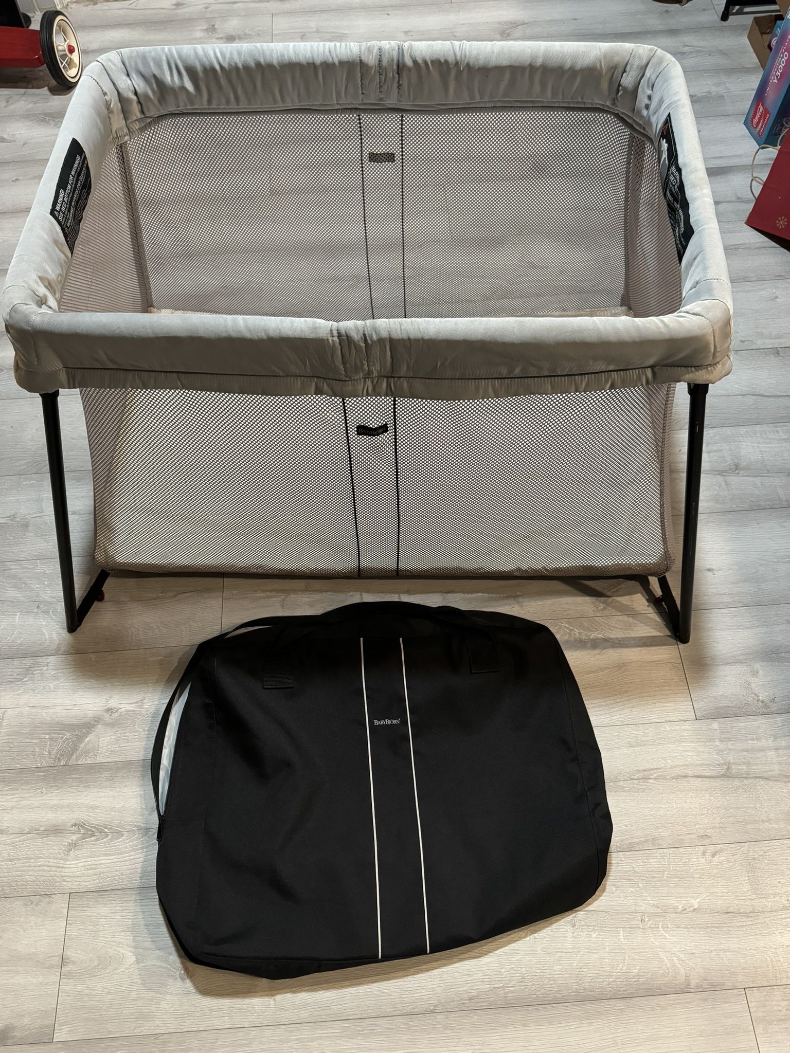 Baby Bjorn Travel Crib Light * Portable Crib