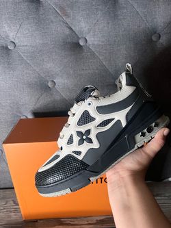 Lv stake gray and white