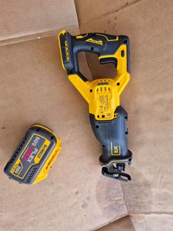 FLEXVOLT 60-Volt MAX Li-Ion Cordless Brushless Reciprocating Saw with FLEXVOLT 20V/60V Battery Pack 9.0 Ah