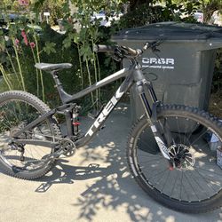 2017 Trek remedy 8 Full Suspension Mountain Bike 