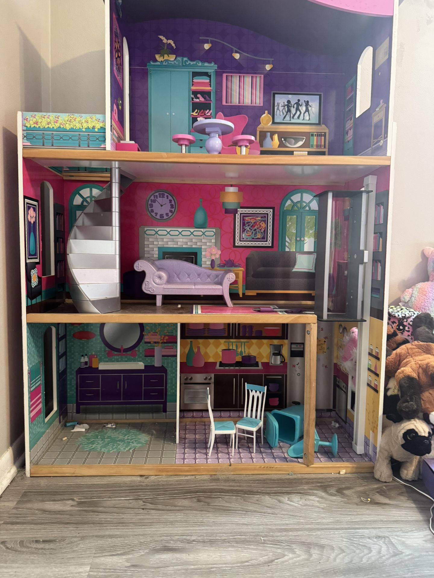 Barbie House, Clothes And Accessories